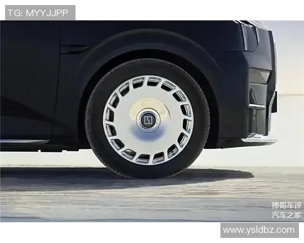 极氪足球引领新潮流打造智能化足球体验与未来运动生活方式